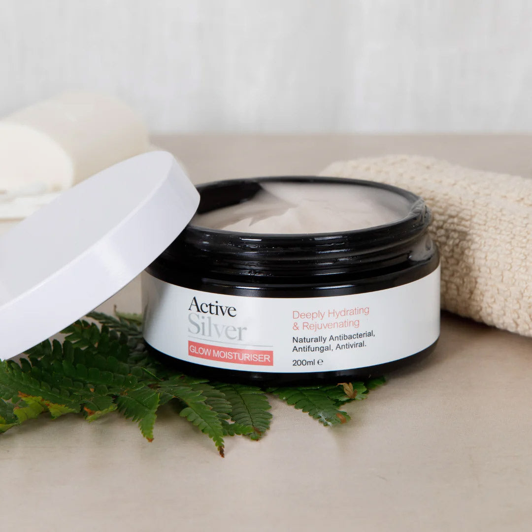 Active Silver Glow Moisturiser 200ml with open lid