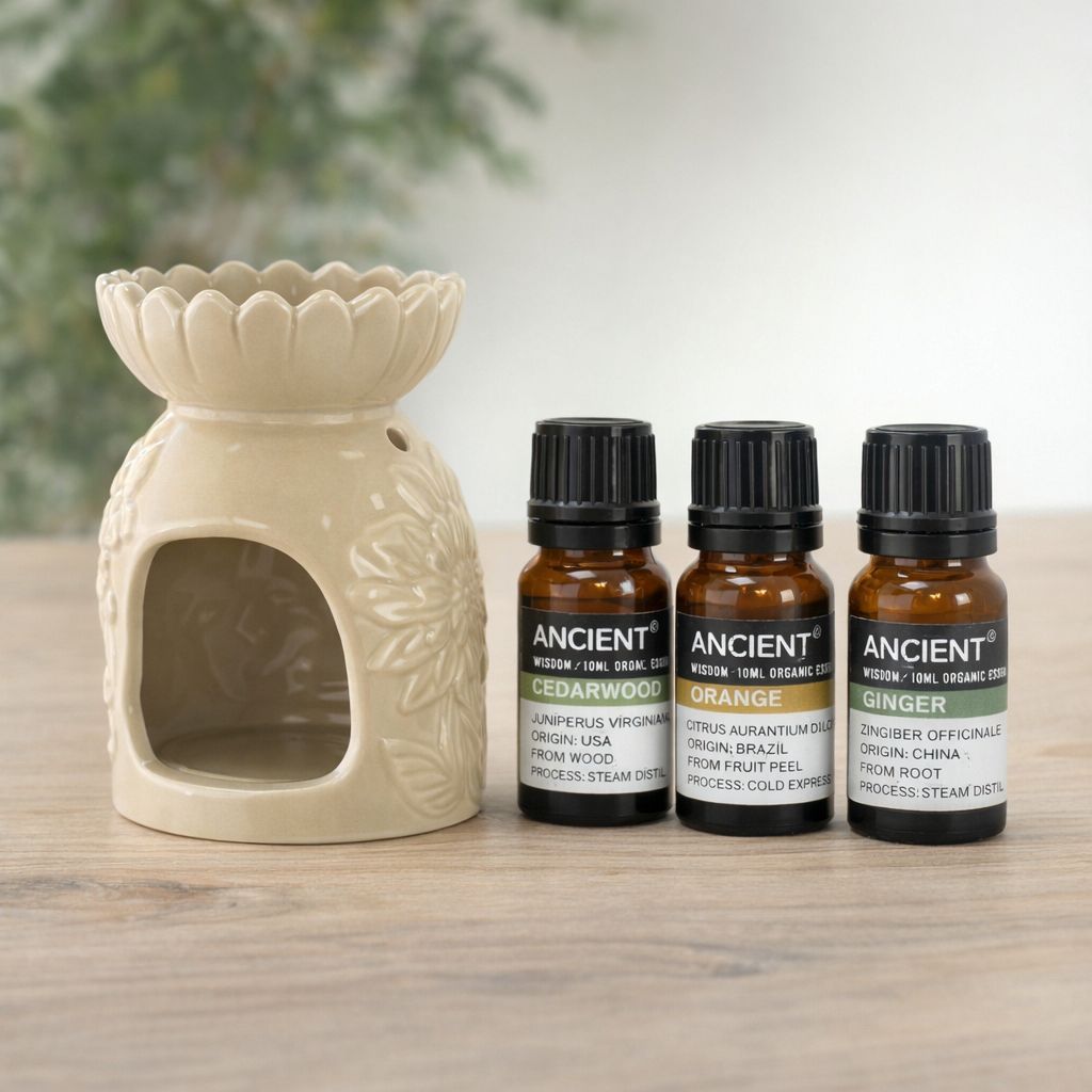 A ceramic oil burner with 3 organic essential oils 