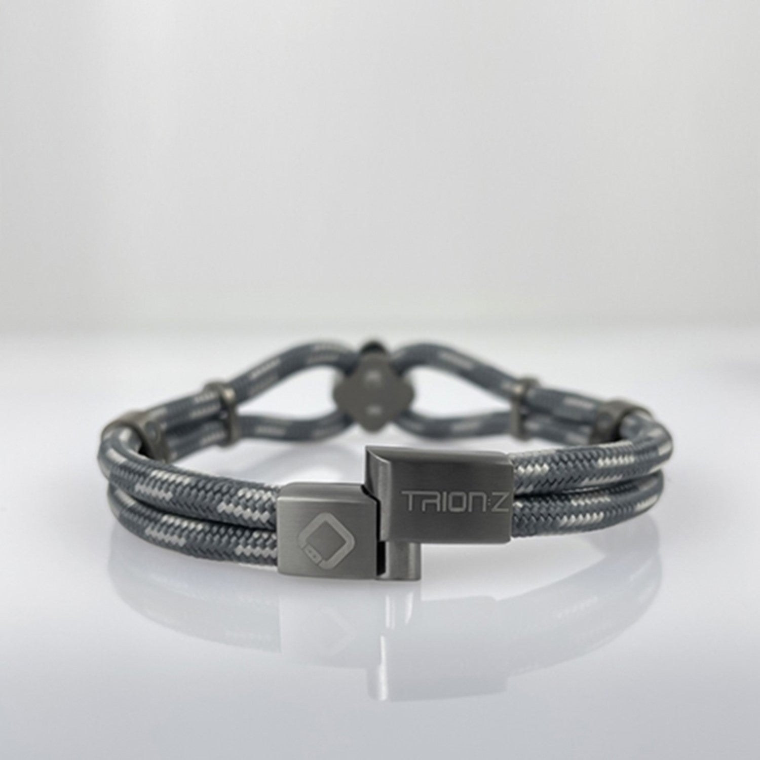 Trion:Z Icon Loop magnetic bracelet unclasped